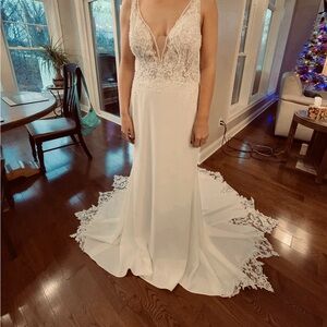 Brand New Never Worn Rina diMontella Ivory Lace Wedding Dress